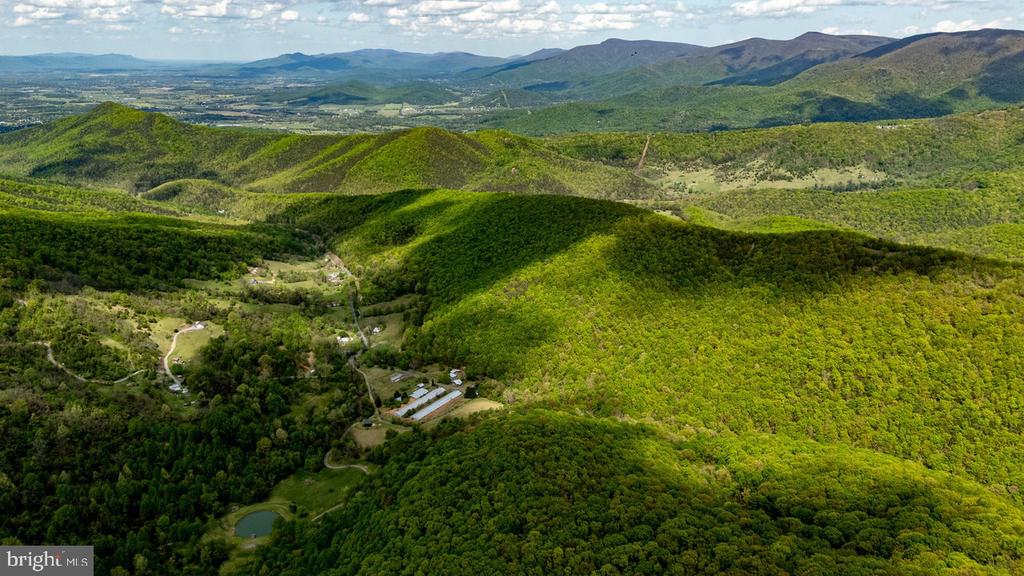 1 CUBBAGE HOLLOW ROAD