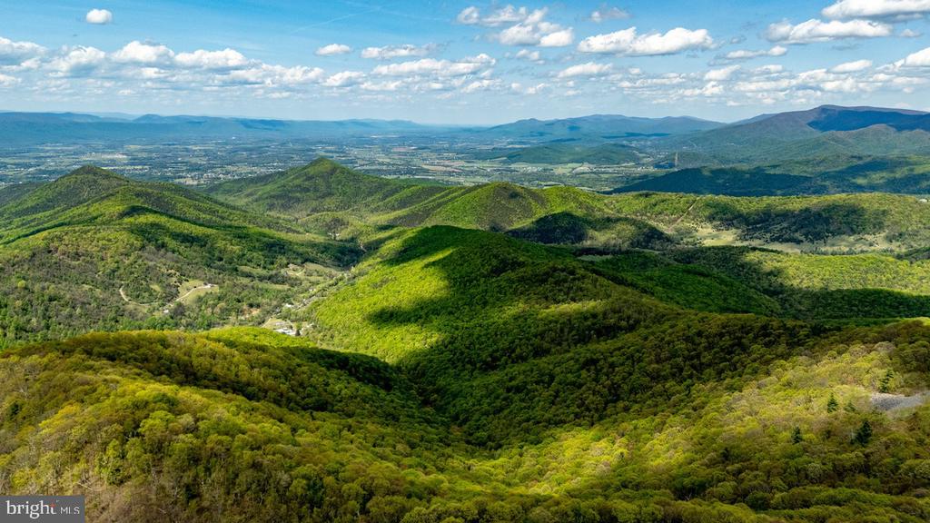 1 CUBBAGE HOLLOW ROAD