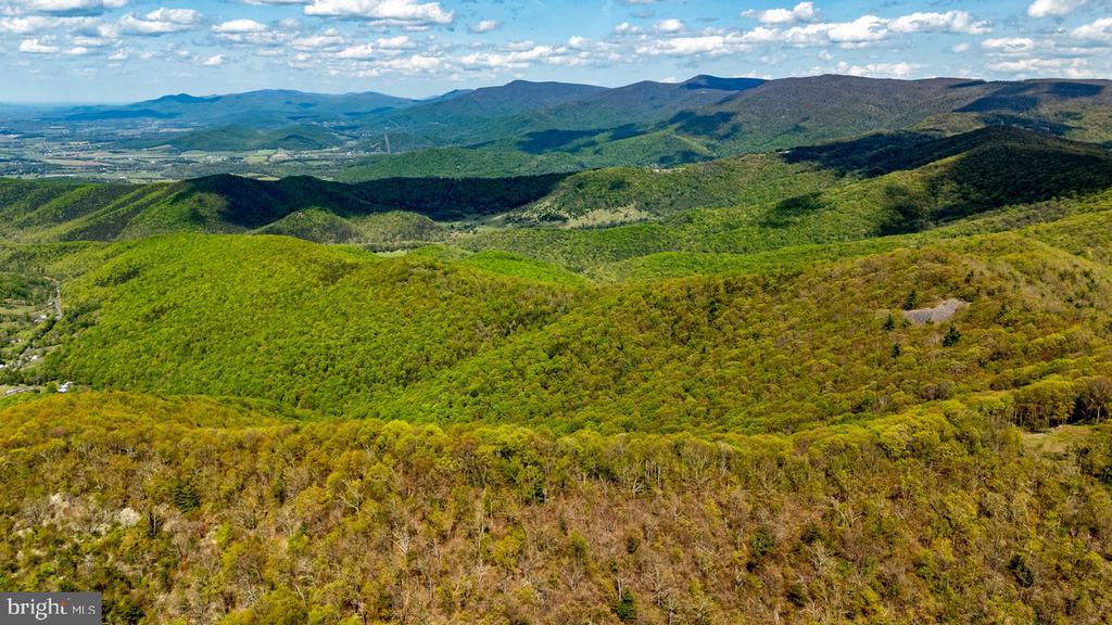 1 CUBBAGE HOLLOW ROAD