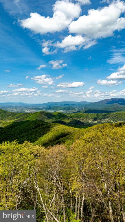 1 CUBBAGE HOLLOW ROAD