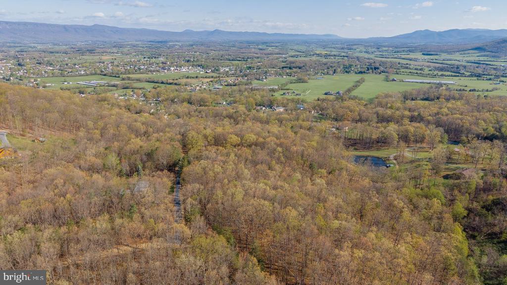160 GALE LN