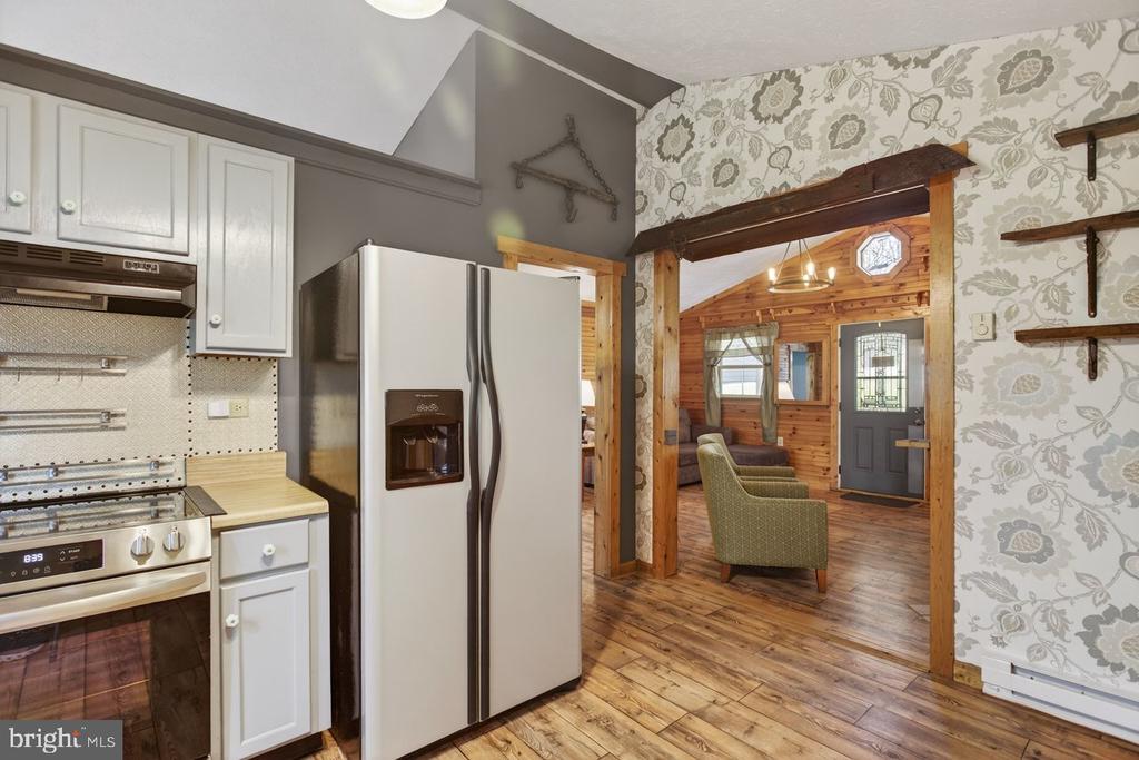 160 GALE LN