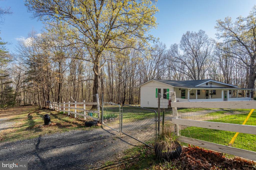 160 GALE LN