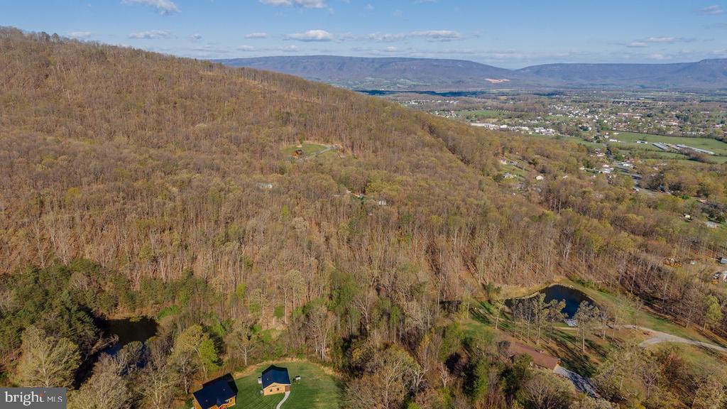 160 GALE LN