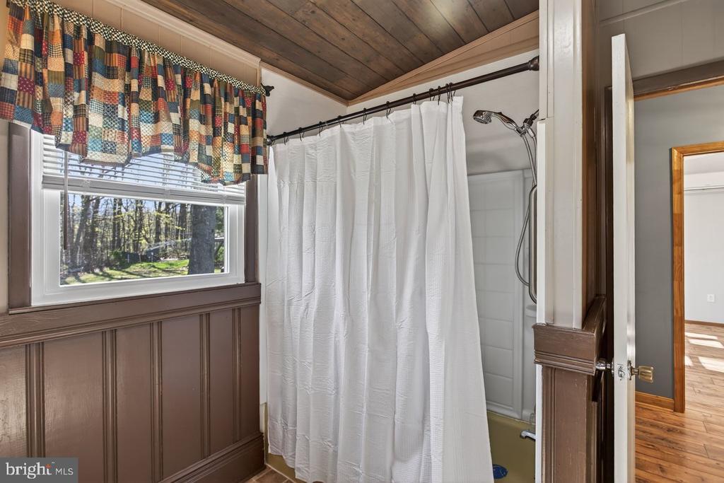 160 GALE LN