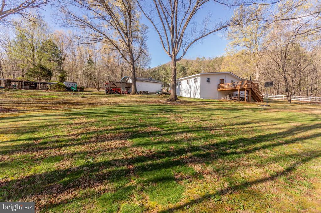 160 GALE LN