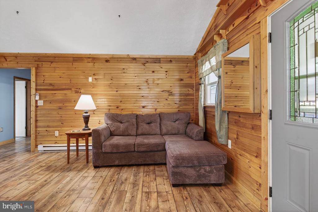 160 GALE LN