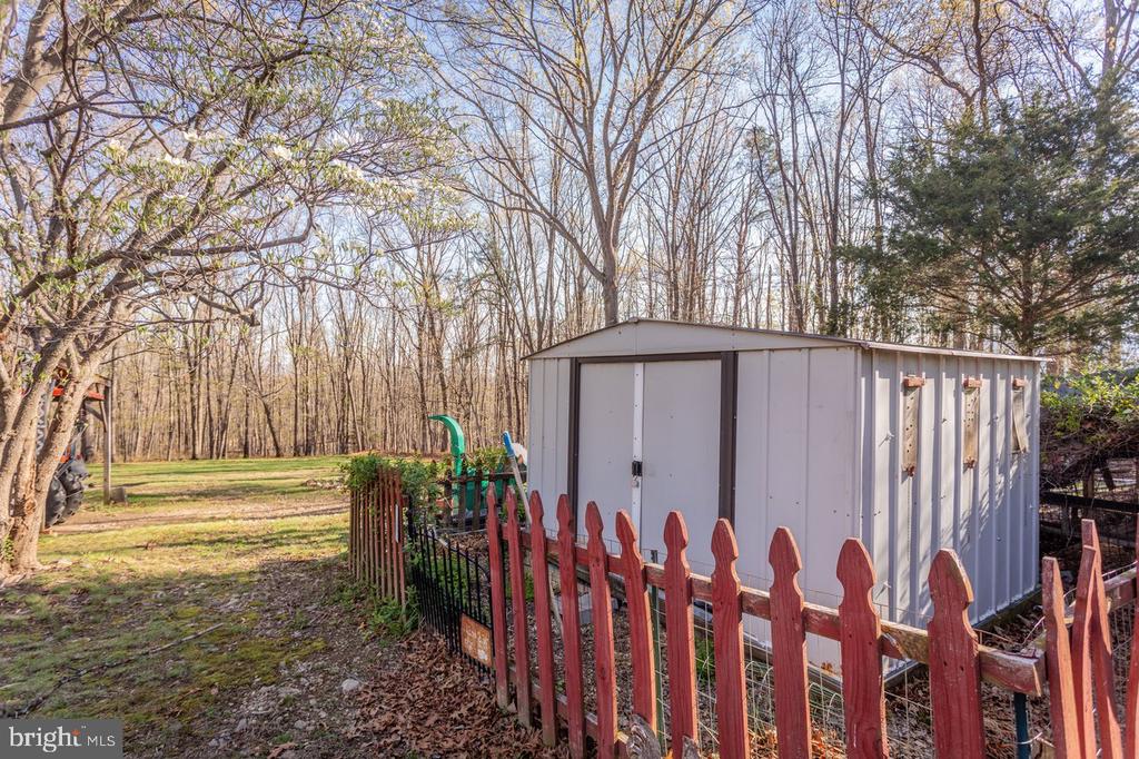 160 GALE LN