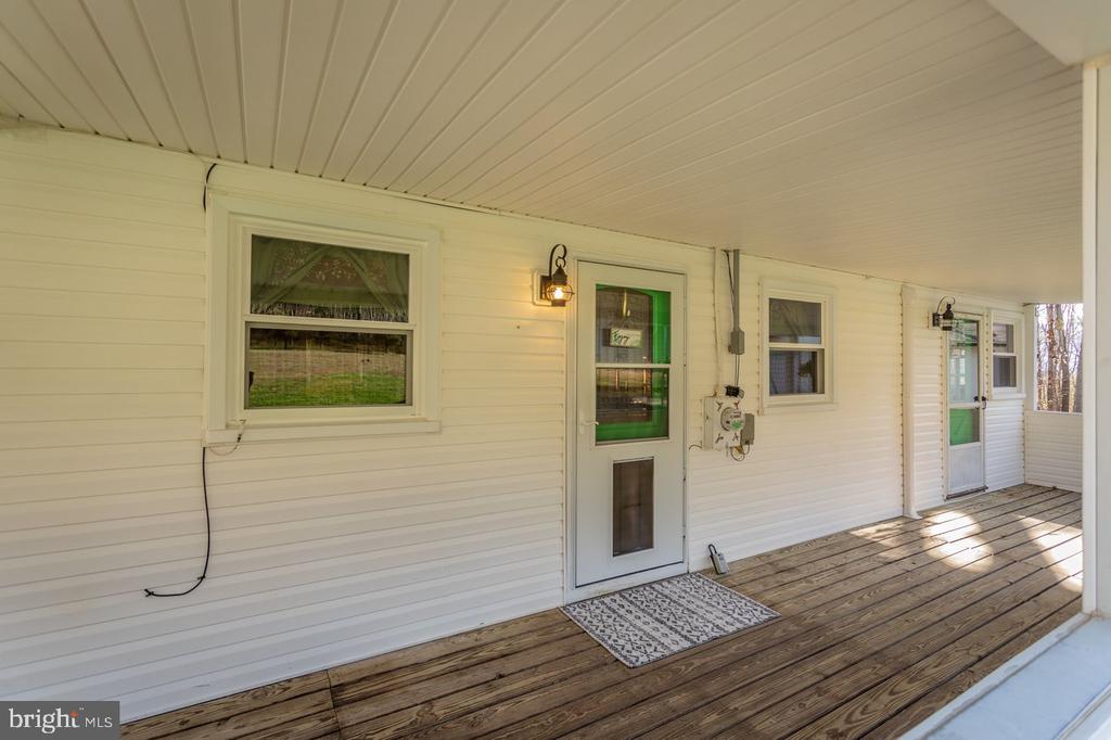 160 GALE LN