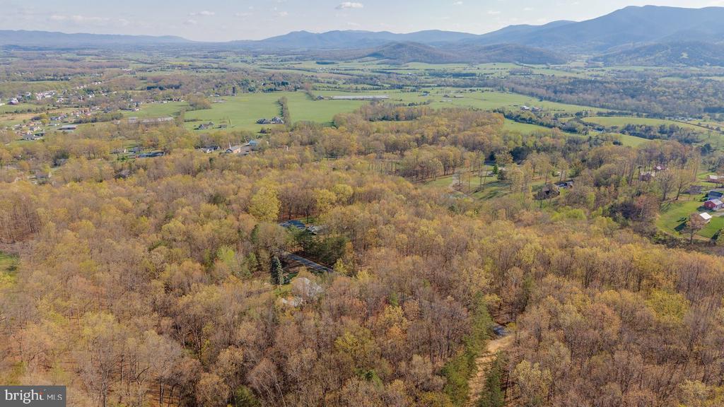 160 GALE LN