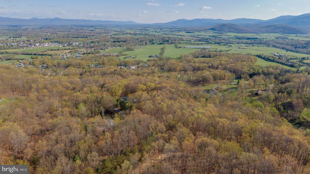 160 GALE LN