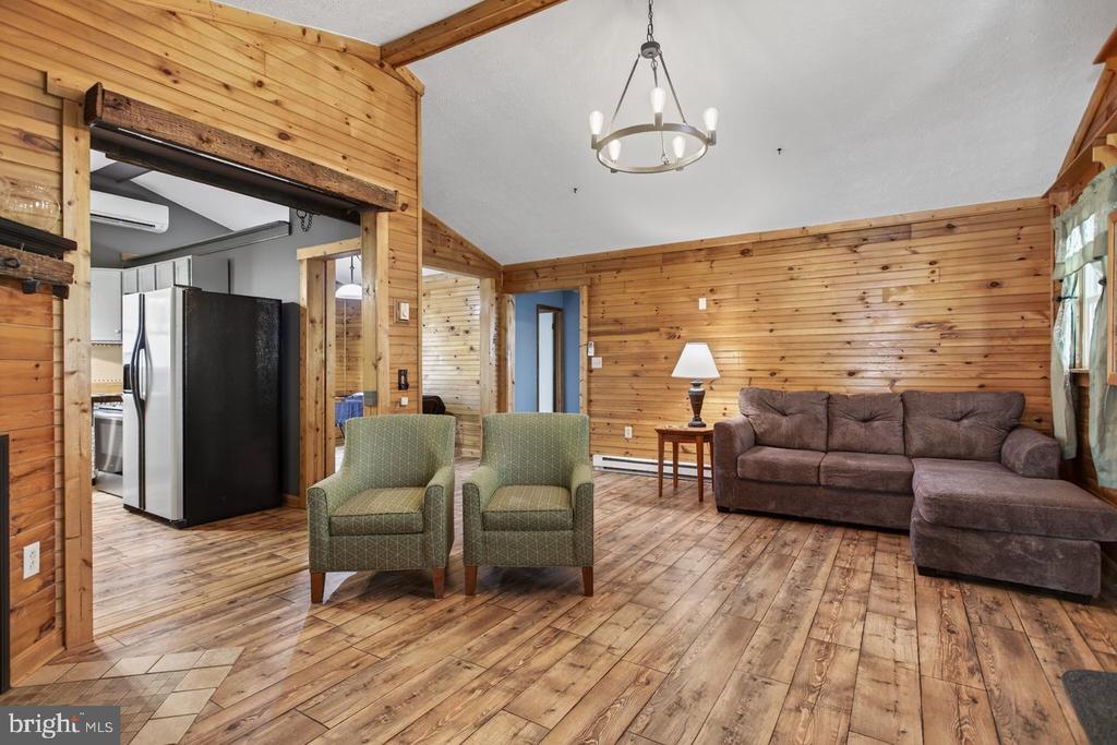 160 GALE LN