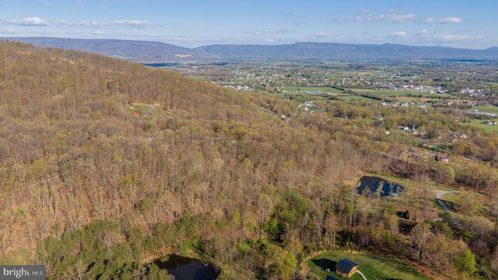 160 GALE LN