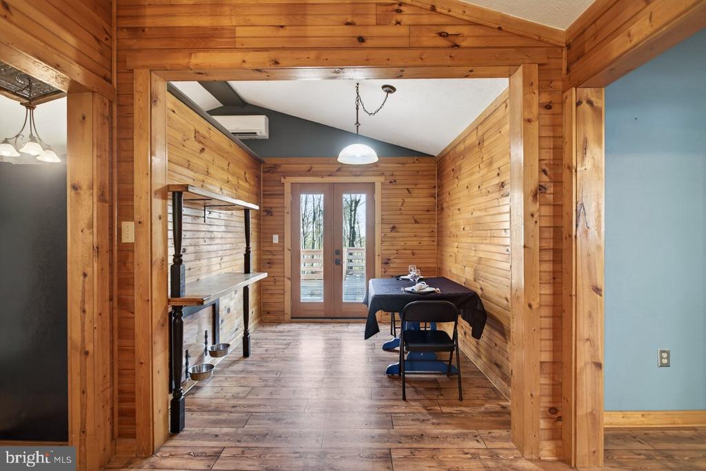 160 GALE LN