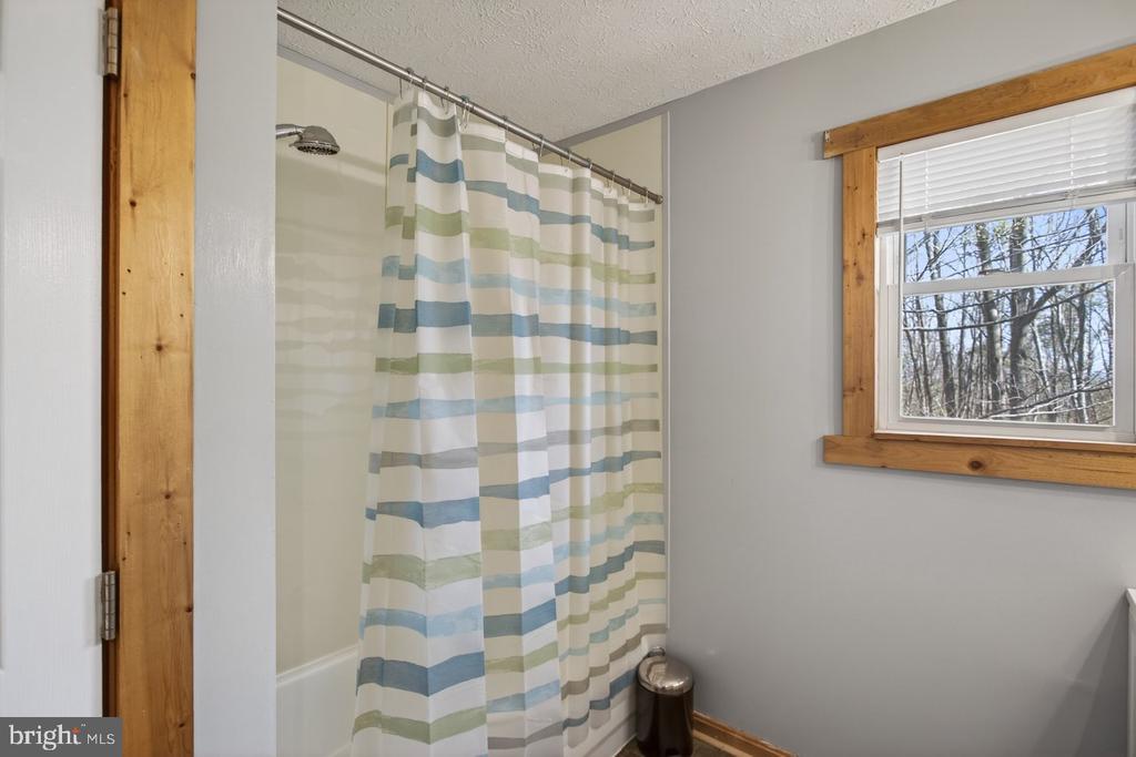 160 GALE LN