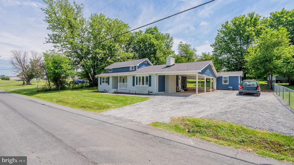 577 POND AVE