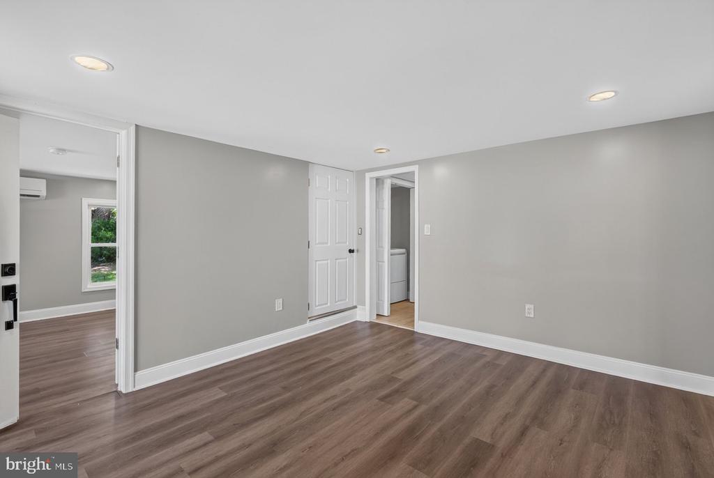 577 POND AVE