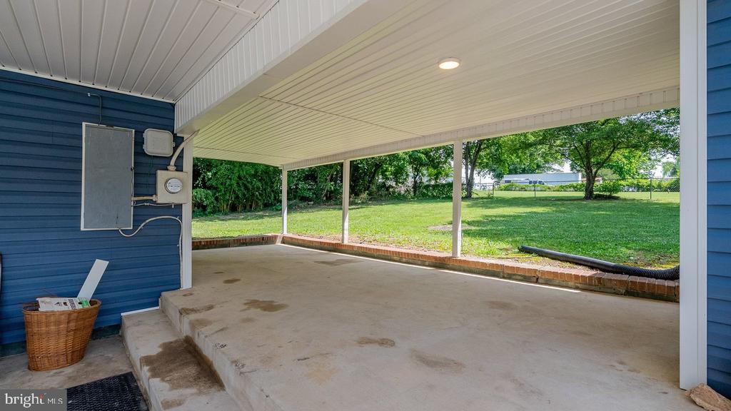 577 POND AVE