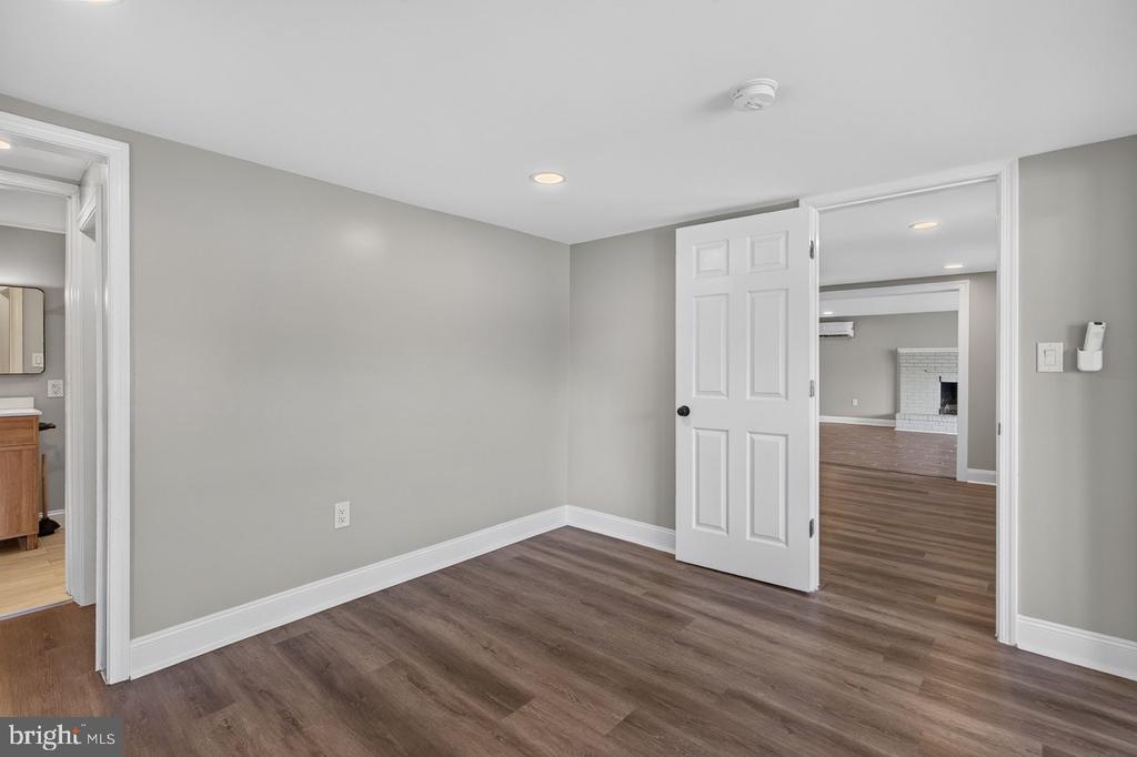 577 POND AVE