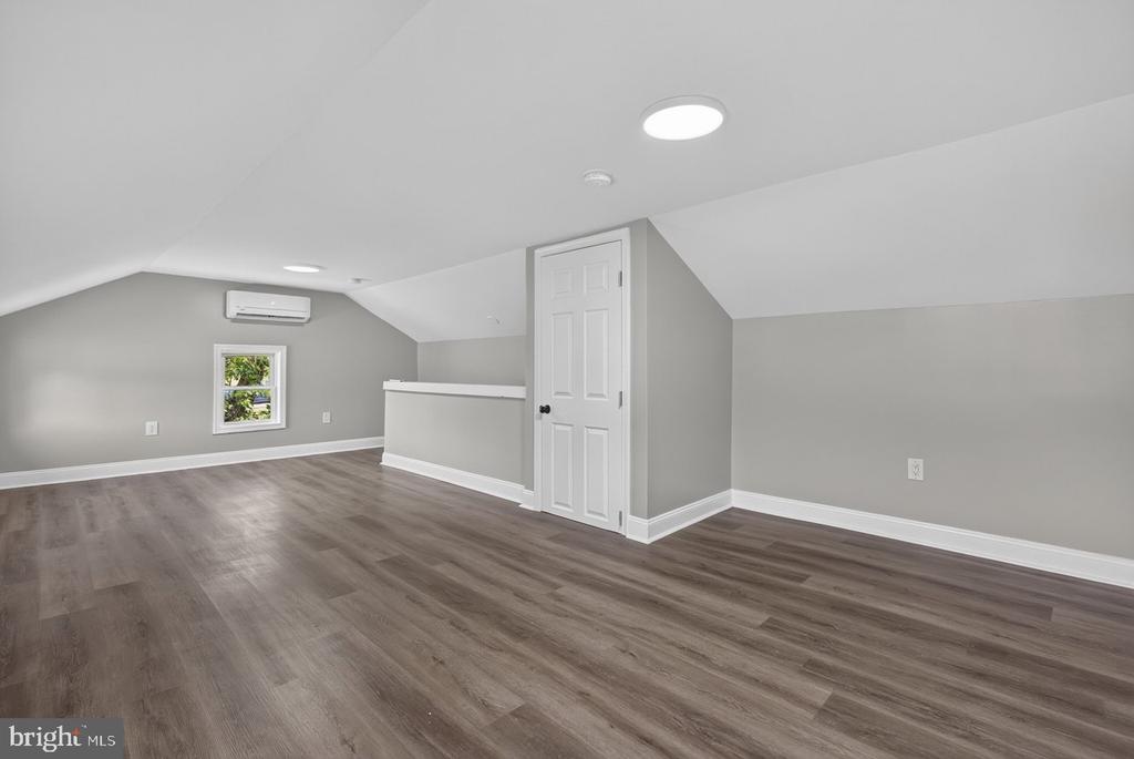 577 POND AVE
