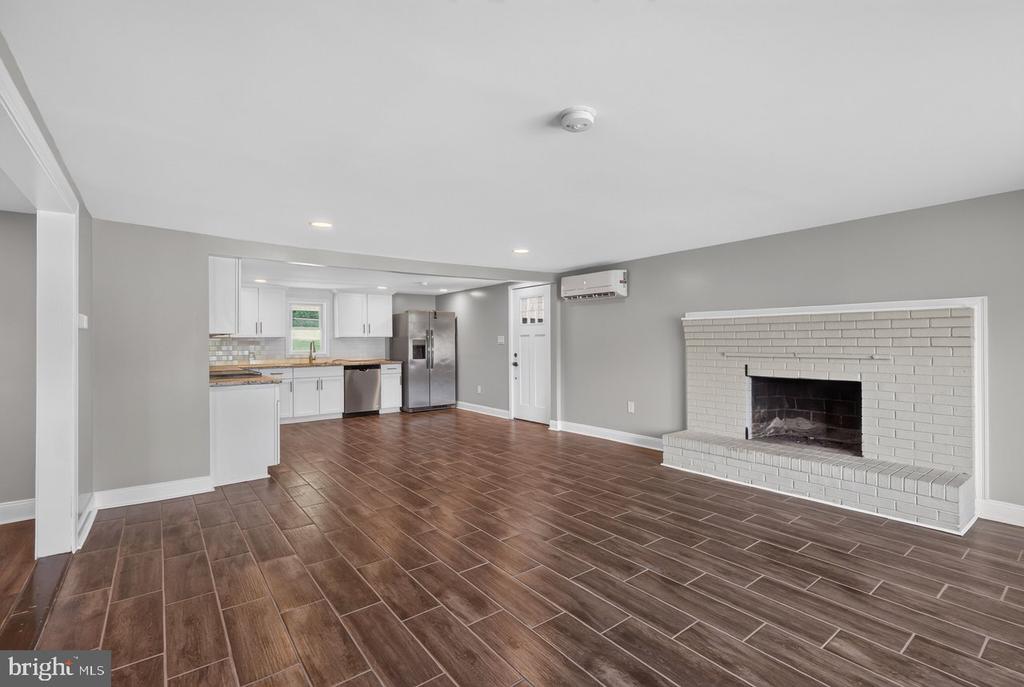 577 POND AVE