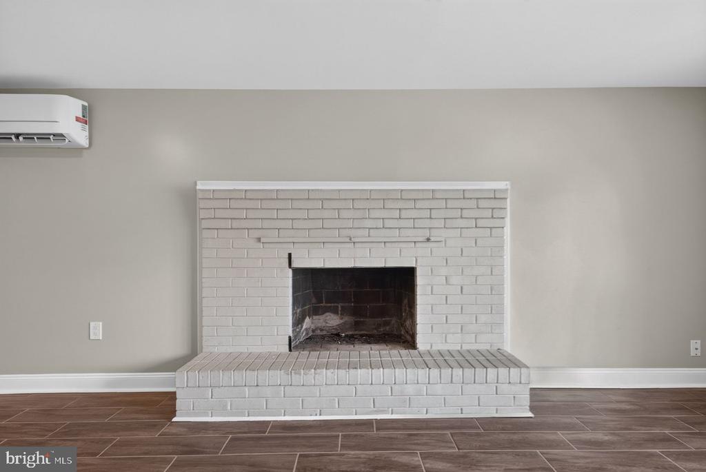 577 POND AVE