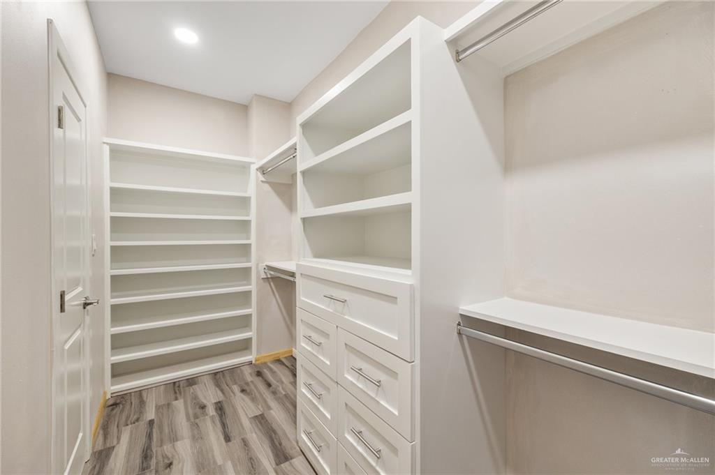 3429 E Barkley Street