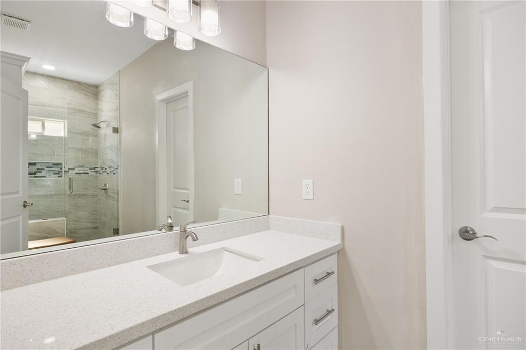 3429 E Barkley Street