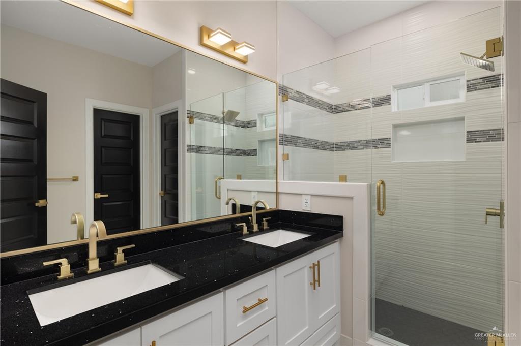 3425 E Barkley Street