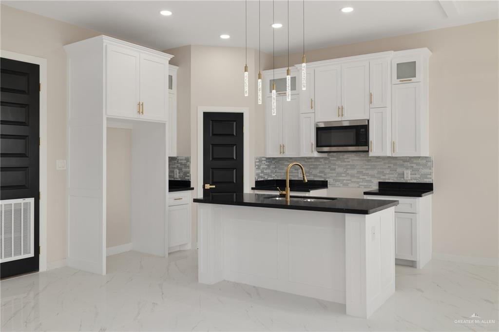 3425 E Barkley Street