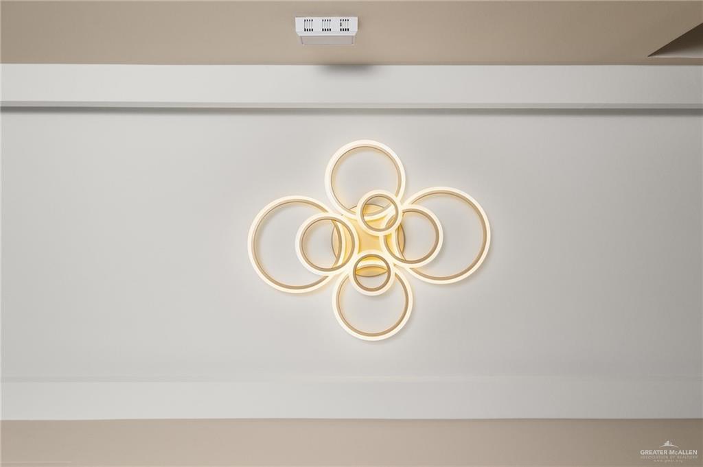 3425 E Barkley Street