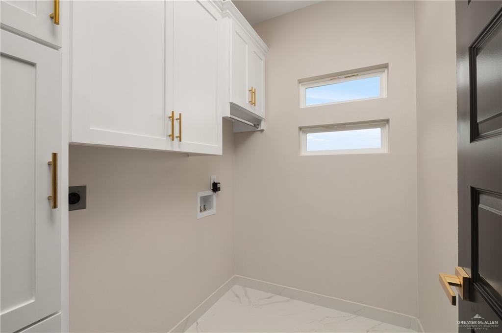 3425 E Barkley Street