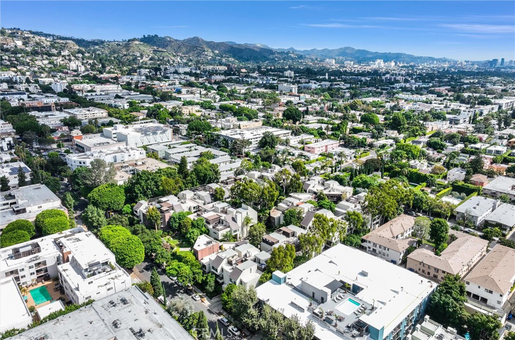 950 N Kings Road 337