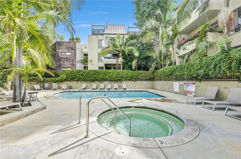 950 N Kings Road 337