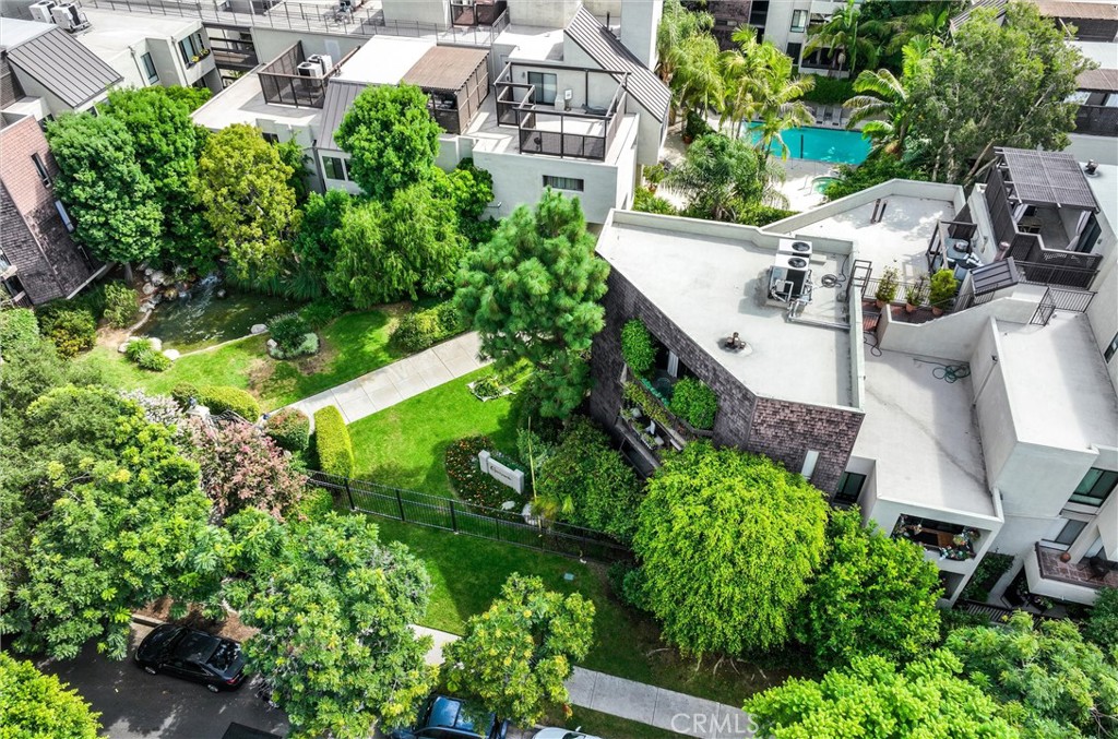 950 N Kings Road 337