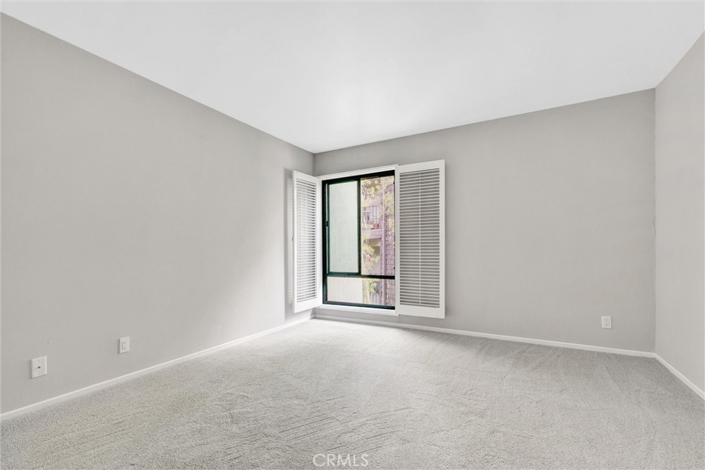 950 N Kings Road 337