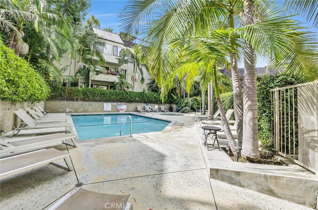 950 N Kings Road 337