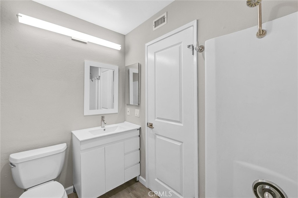 950 N Kings Road 337