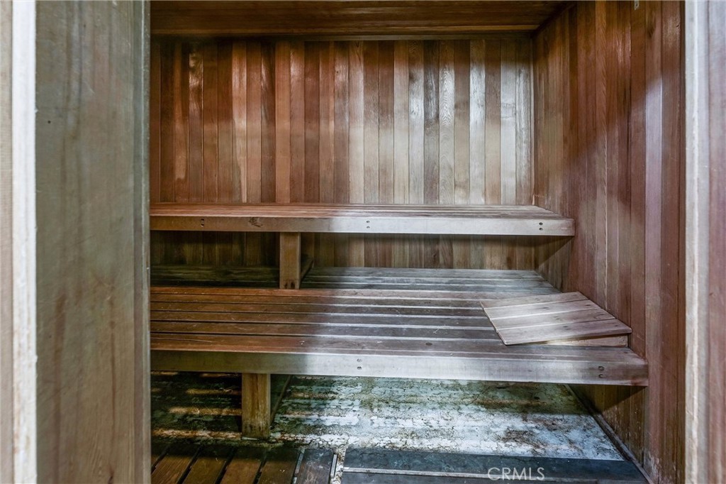 950 N Kings Road 337