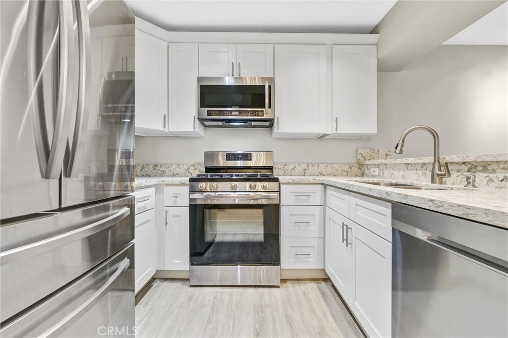 950 N Kings Road 337