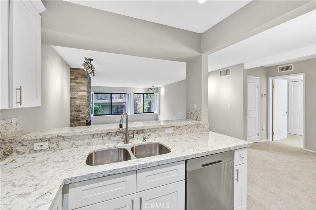 950 N Kings Road 337