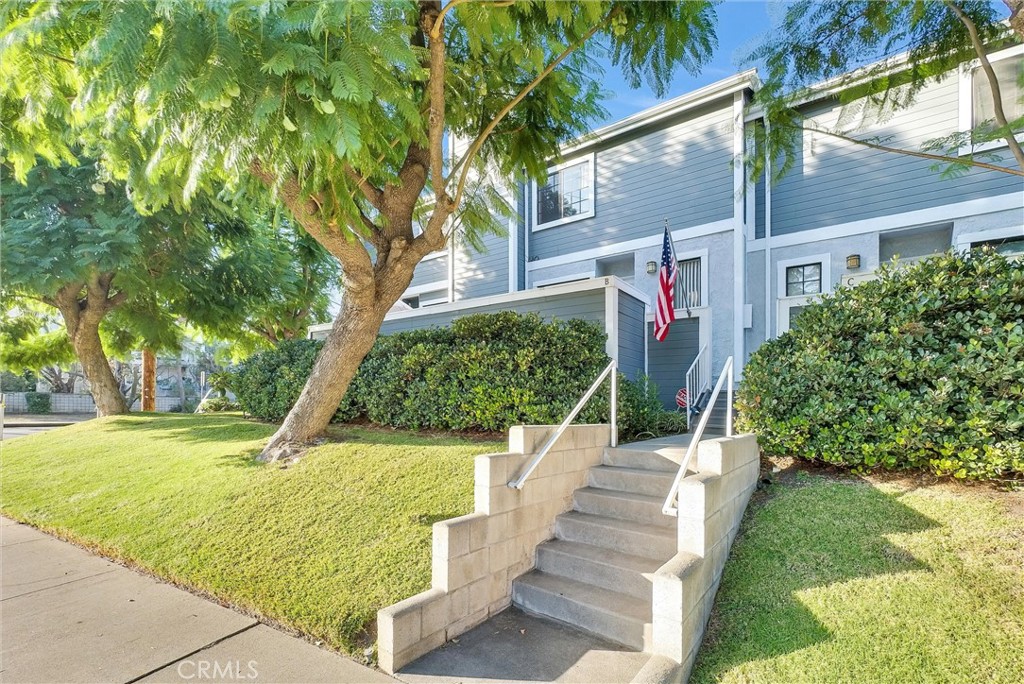 965 W Duarte Road B