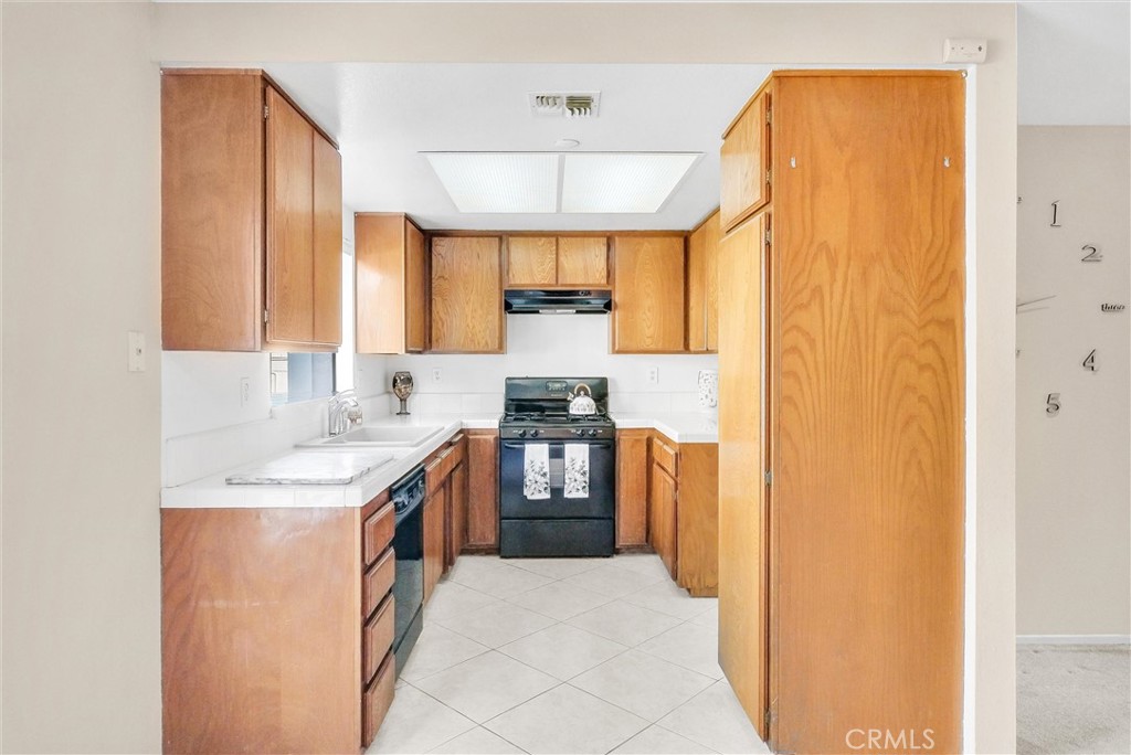965 W Duarte Road B