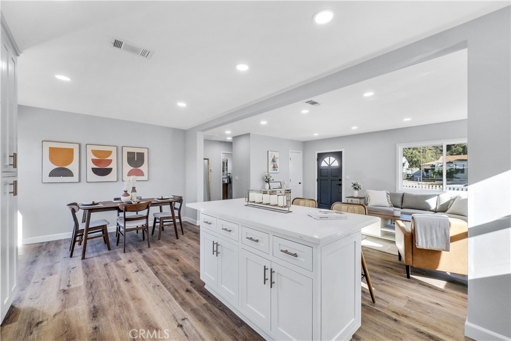 2451 Glenrose Avenue