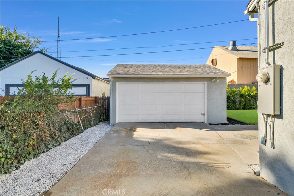 2451 Glenrose Avenue