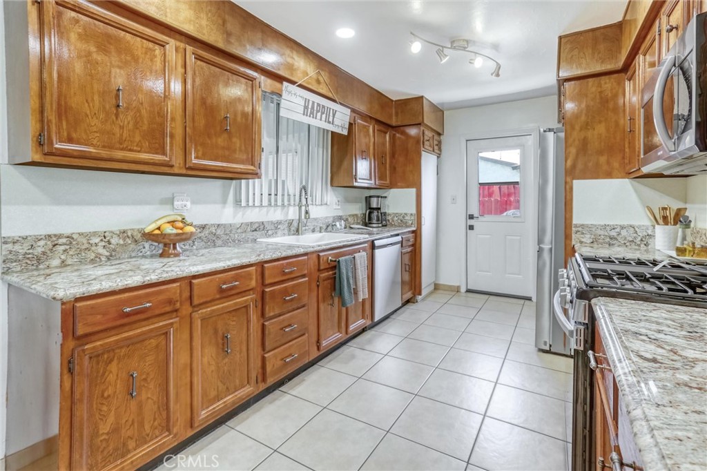 1326 N 6th Place