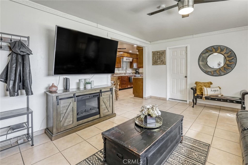 1326 N 6th Place
