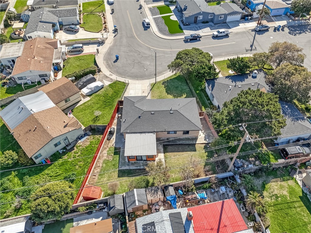 1326 N 6th Place