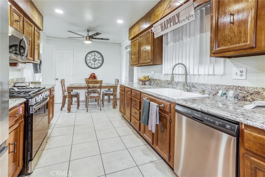 1326 N 6th Place