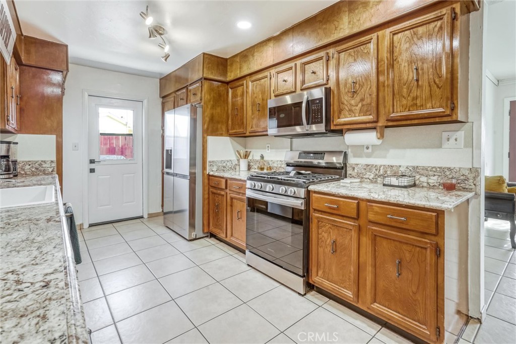 1326 N 6th Place
